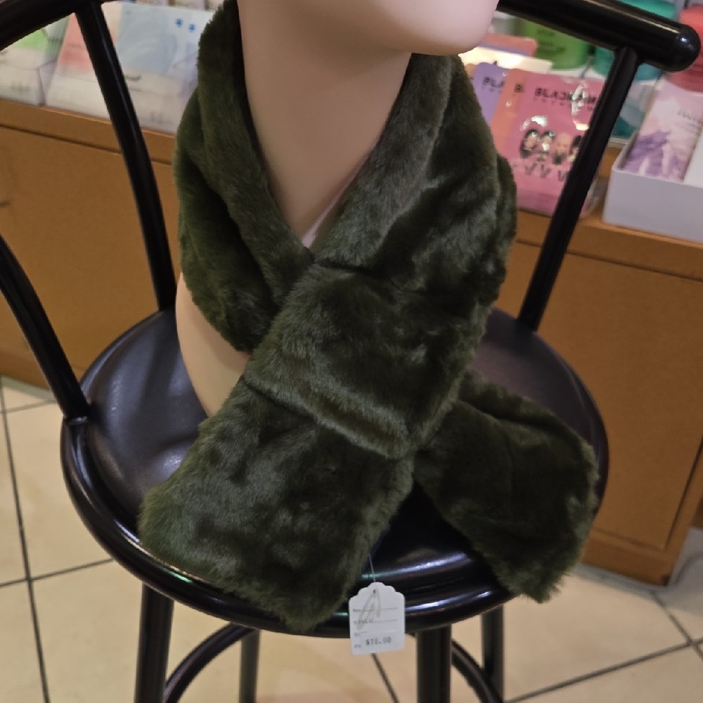 Elegant Reversible Olive Faux Fur Scarf